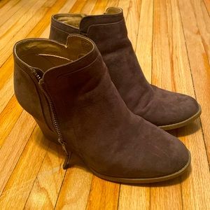 Women’s Time and Tru Brown Heeled Ankle Boots